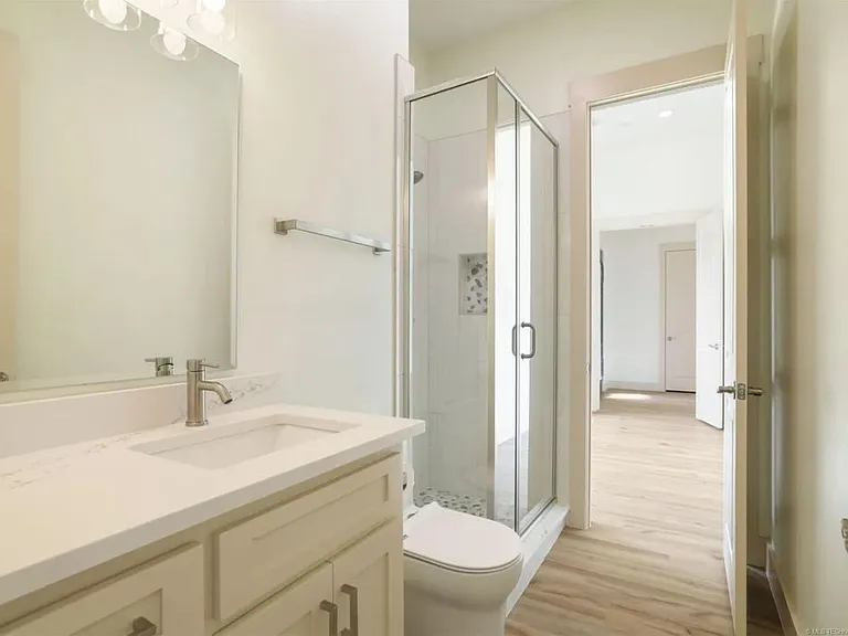 211 Vaughn Ln — Photo 18