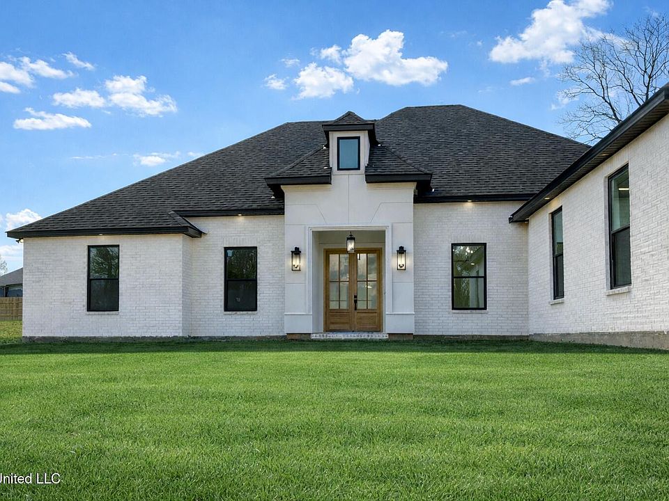 1st image of 36 Bay Meadows Dr