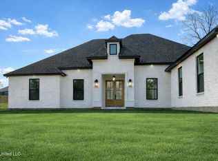 36 Bay Meadows Dr, Carriere, MS 39426