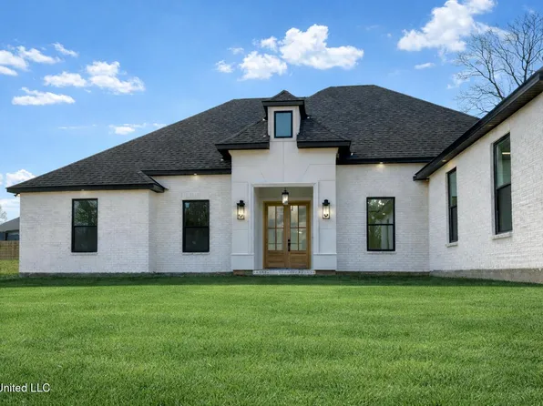 36 Bay Meadows Dr, Carriere, MS 39426