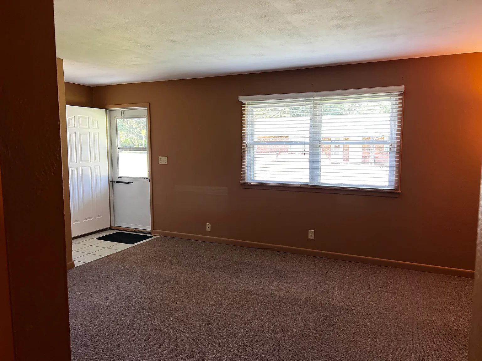 2 bed, 1120 sqft, $870 — Photo 2