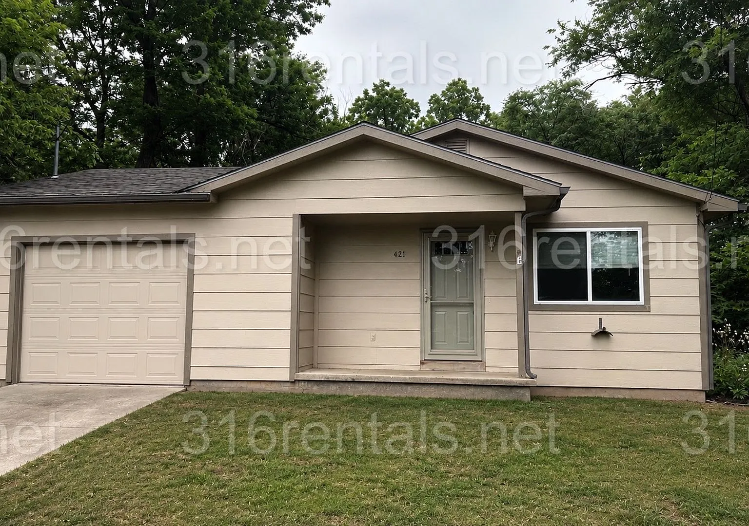 421 E 15th - 3 Bed 1 Bath $1,275.00 — Photo 1