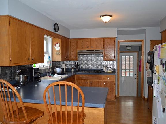 5th image of 289 Norton Ave