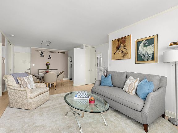 4th image of 515 E 79th St APT 25C