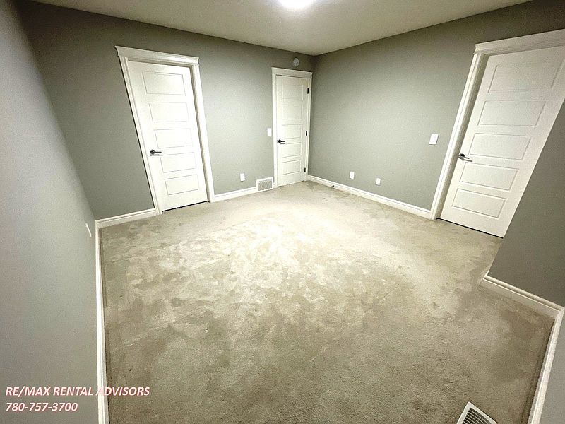 Edmonton Apartment for rent - 3 Bedrooms — photo 12