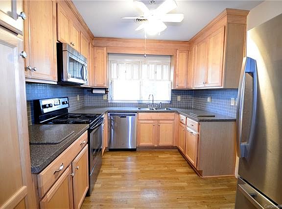 4th image of 403 White Oaks Dr