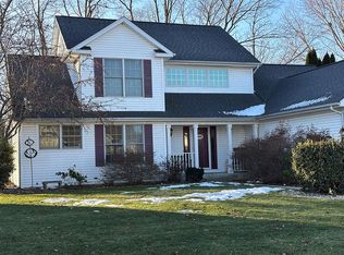 18354 Courtland Dr, South Bend, IN 46637