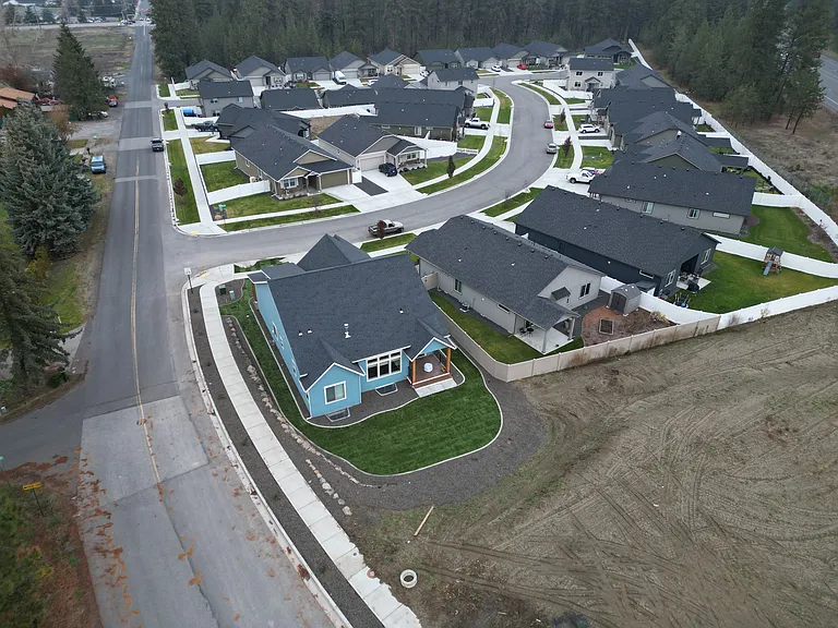 1702 E Metler Ln — Photo 3