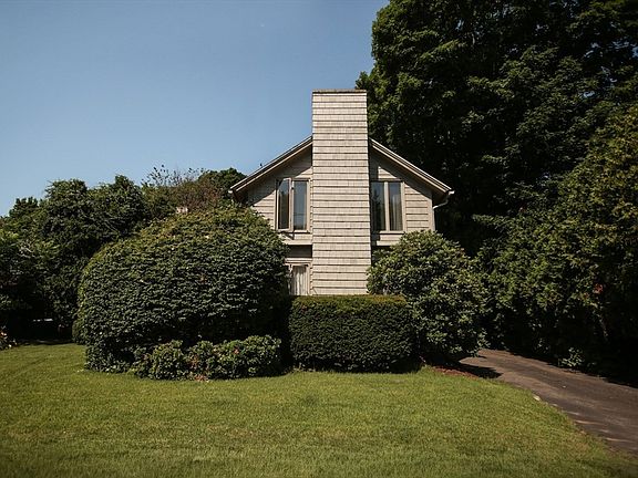 3rd image of 5 Hampden Ct