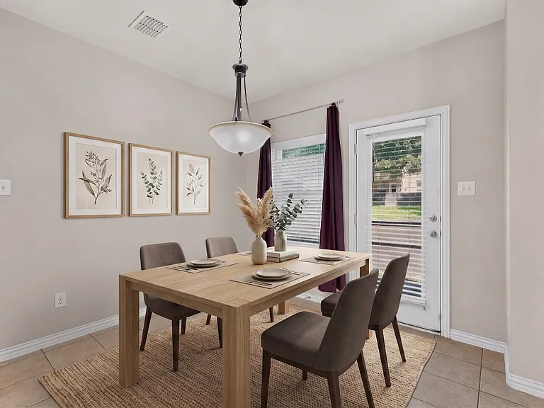 8712 San Bernard St — Photo 4