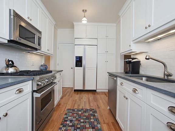 3rd image of 205 W 89th St APT 8R