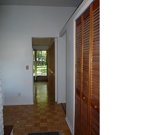 4th image of 90 E Lovell Ave