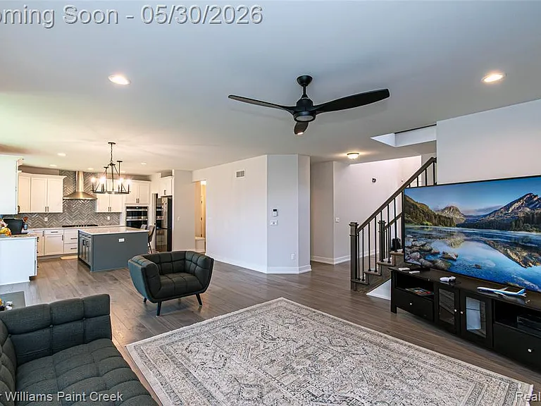 375 Amelia Cir — Photo 13