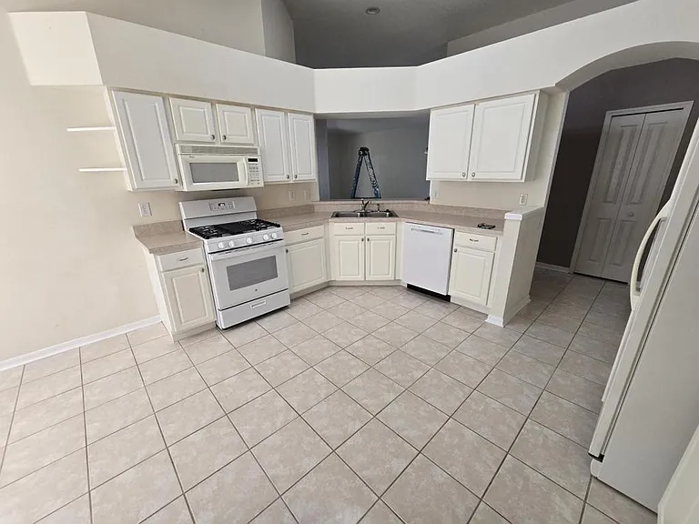 24505 Landing Dr — Photo 4