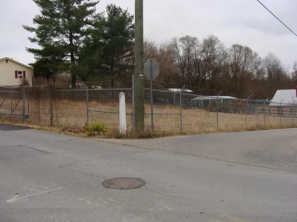 108 Inca Dr, Mount Carmel, TN 37645