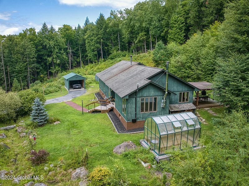 4th image of 380 Valentine Pond Road