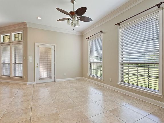 3rd image of 15233 Wagon Wheel Cir