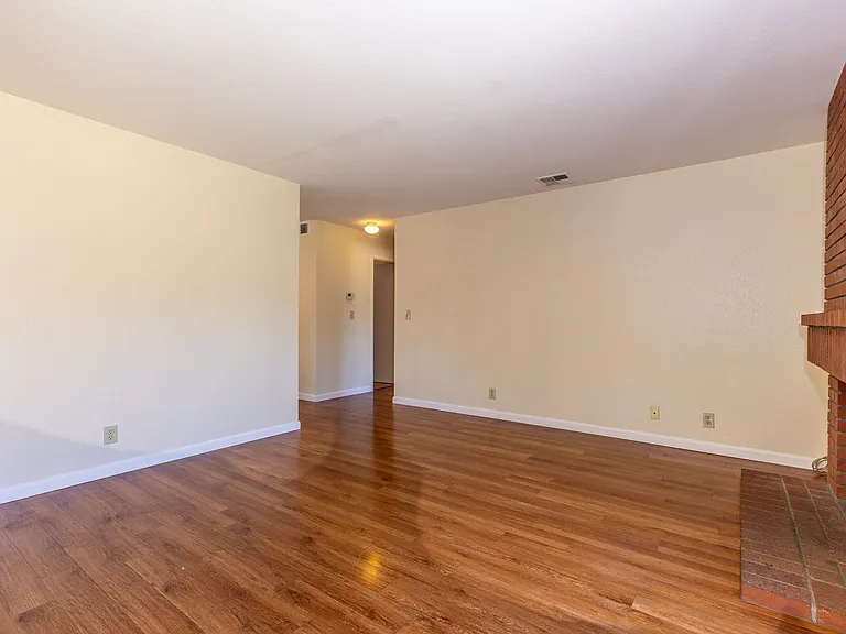 32725 Hilmar St — Photo 13