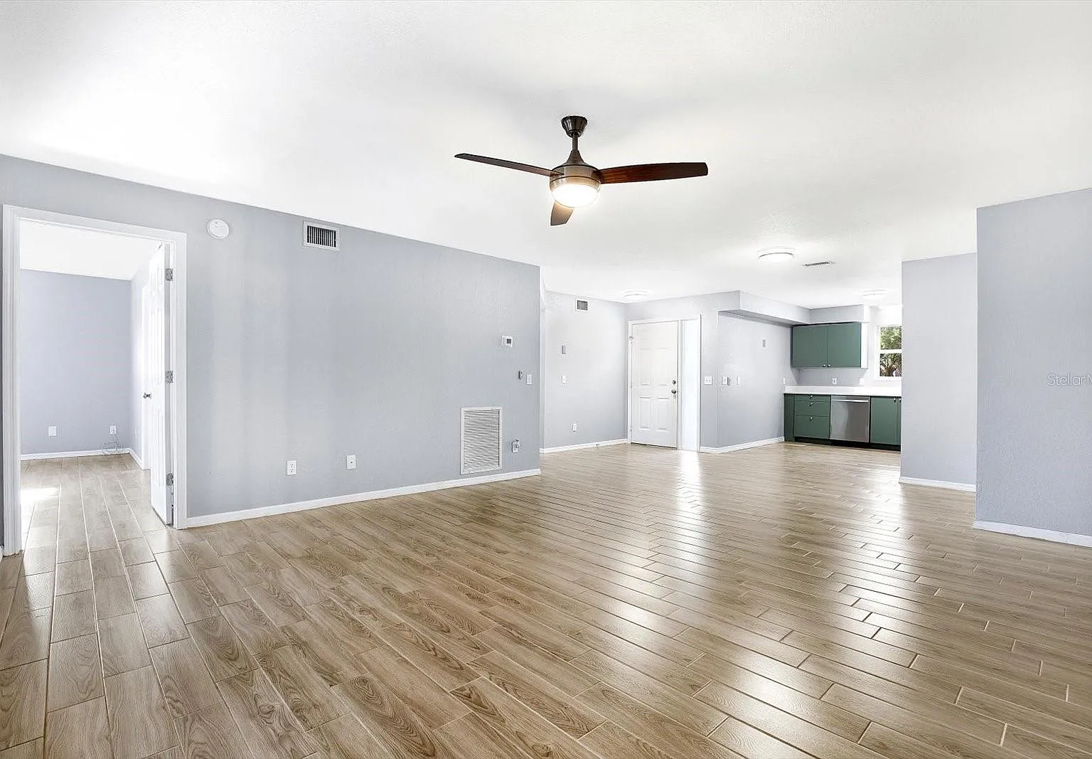 2 bed, 1122 sqft, $2,400 — Photo 3