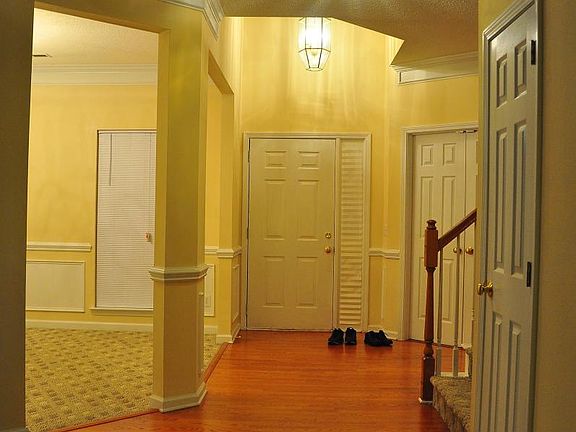 Front door + Dinning Room (L) + Home Office (R