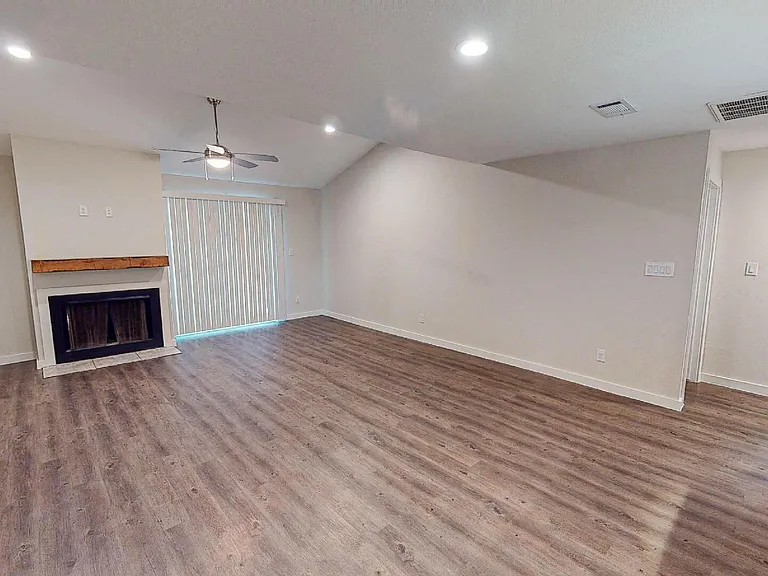 Mosswood Apartments — Photo 16