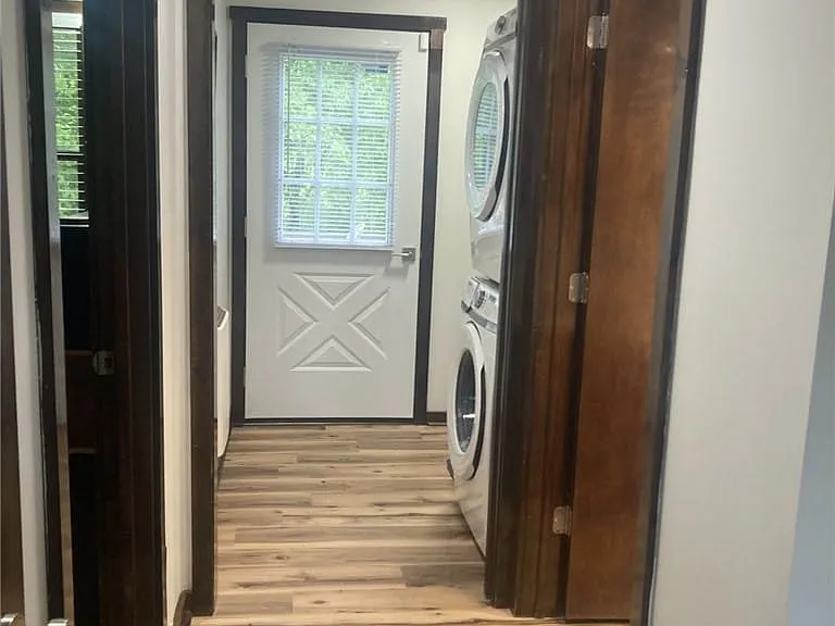Hall to bath, bedroom & Laundry