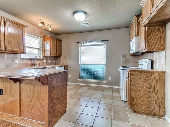 2nd image of 2327 Tortoise Dr