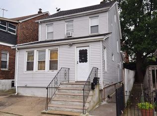 7912 152nd St, Flushing, NY 11367