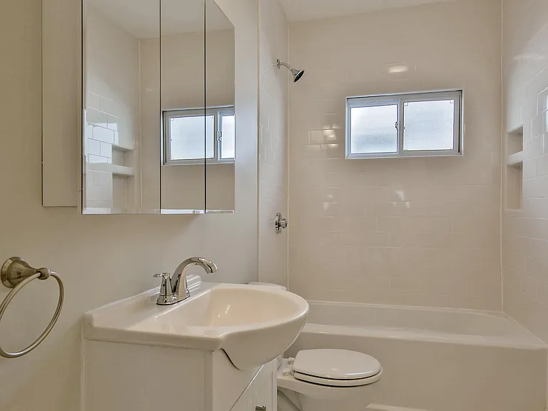 1059 Saratoga St #2 — Photo 3