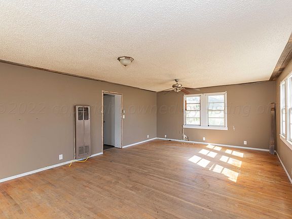 4th image of 611 N Main St
