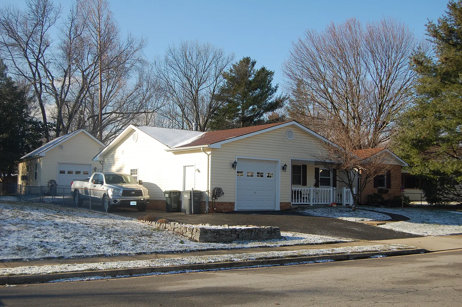 1311 Columbia Rd photo 1