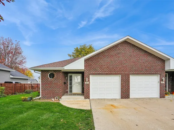 805 NE 4th St, Earlham, IA 50072