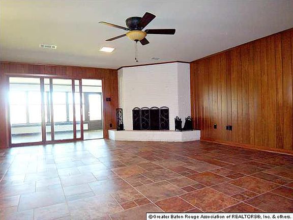 2nd image of 1621 S Sherwood Forest Blvd