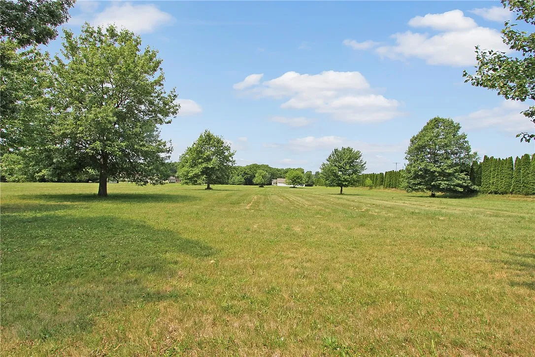 15 Chestnut Run photo 1