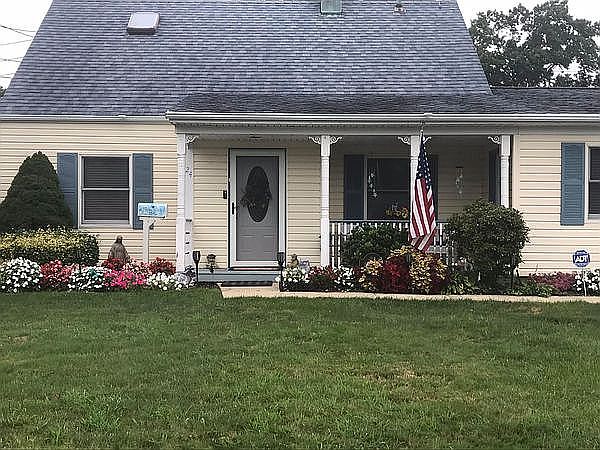 1st image of 24 Heather Ln