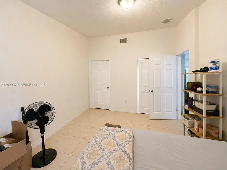 3856 SW 48th Ave — Photo 10