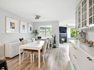 225 Newport Dr #404, Pt Moody, BC V3H 5C7