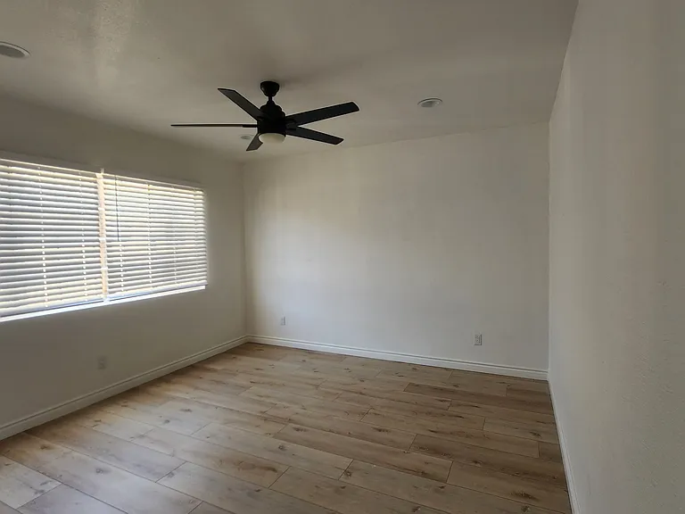 143 W Guinida Ln #9 — Photo 8