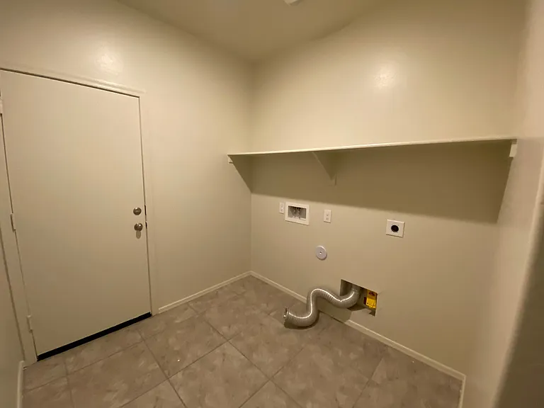30651 W Amelia Ave — Photo 9