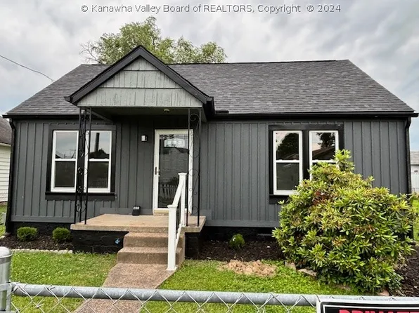 417 18th St, Dunbar, WV 25064