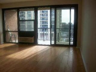 1st image of 3041 S Michigan Ave Unit 515