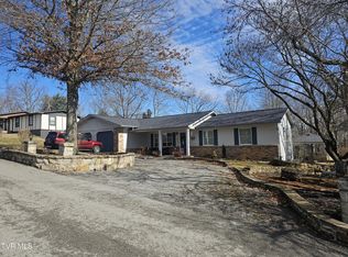 305 Apple Dr SE, Wise, VA 24293