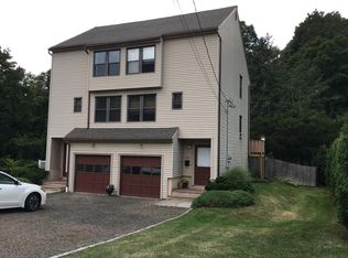 24 Silver St, Branford, CT 06405