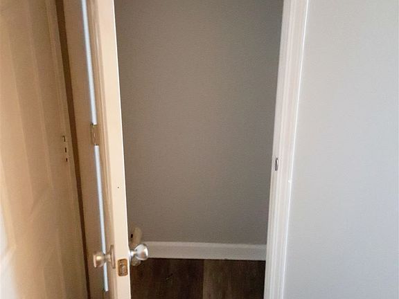 2nd image of 1613A Hamilton Ave