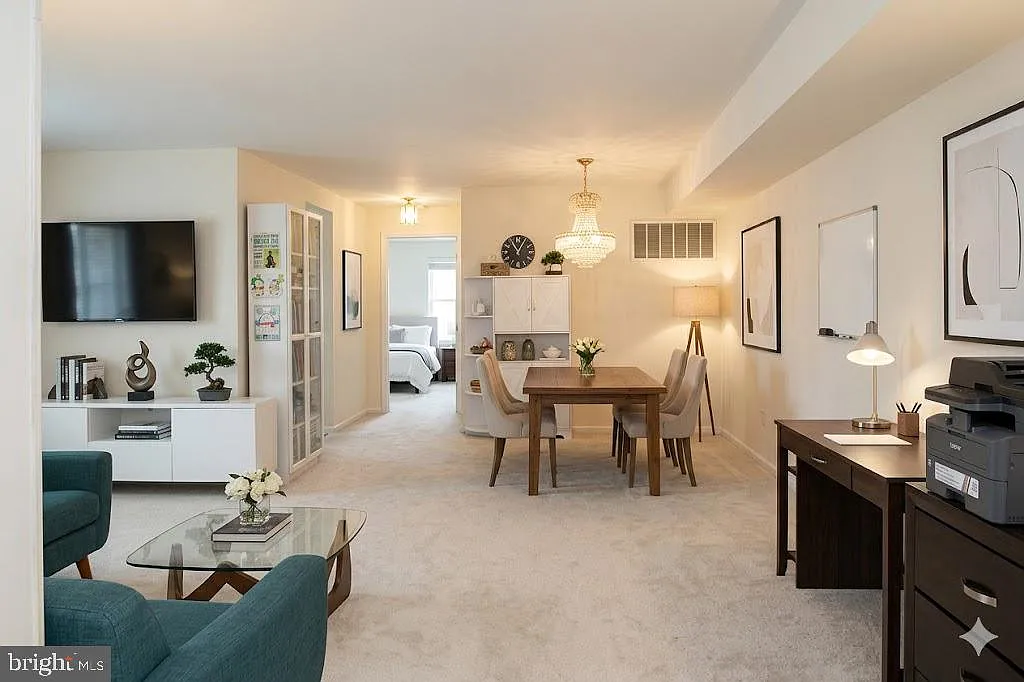 Building Photo - 109 Delamere Dr #7
