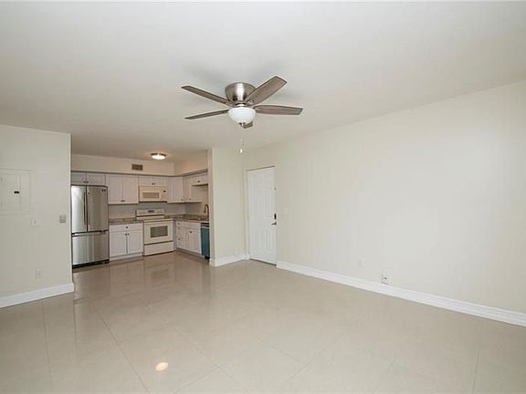 3rd image of 3630 N 56th Ave APT 303