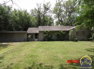2109 SE 13th St, Topeka, KS 66607