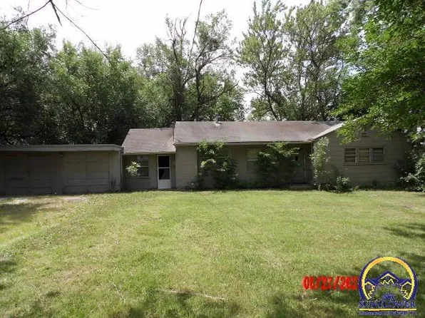 2109 SE 13th St, Topeka, KS 66607