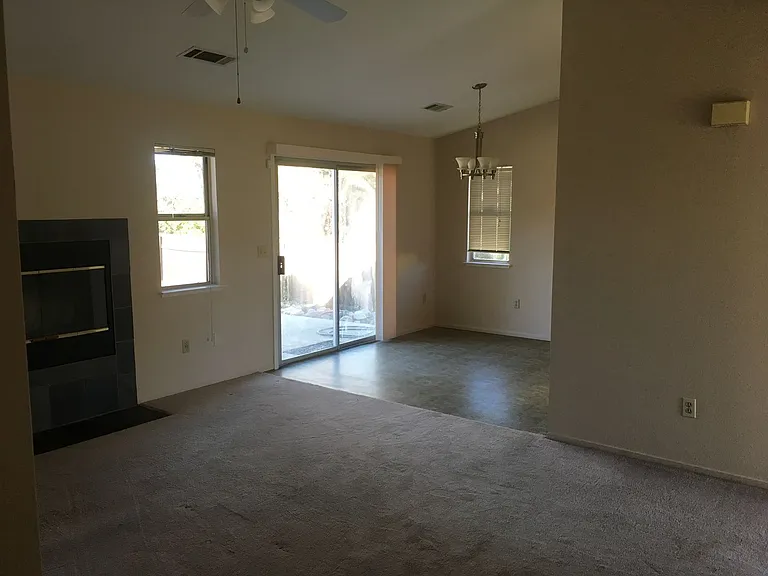414 Springer Dr — Photo 5
