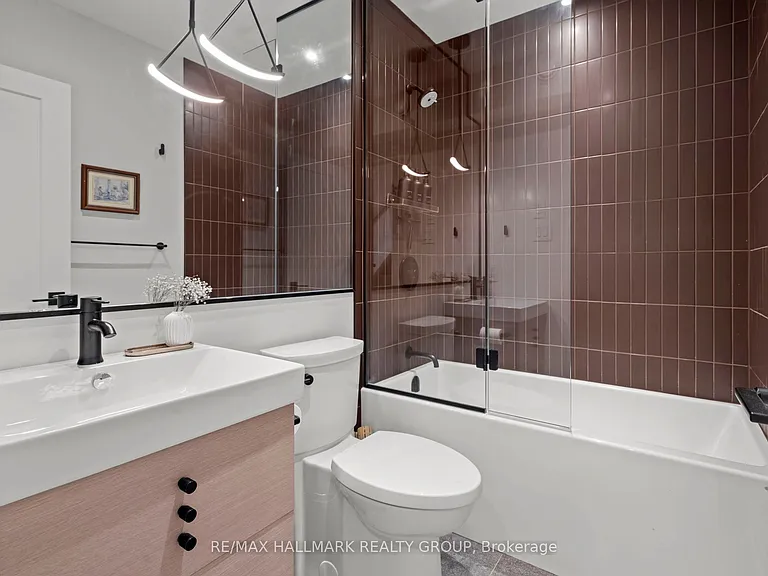 130 Glenora St #2B — Photo 18